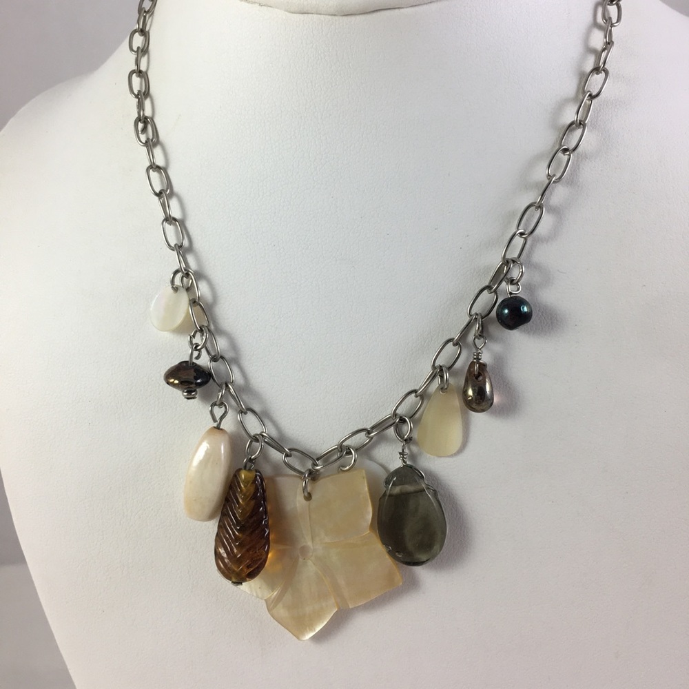 BoHo Chic Mother of Pearl Flower Pendant Necklace